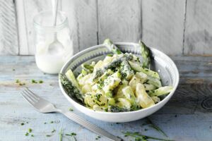 Kartoffelsalat mit grünem Spargel