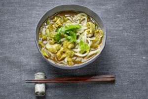 Currysuppe mit Udon-Nudeln