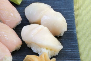 Nigiri-Sushi mit Jakobsmuscheln