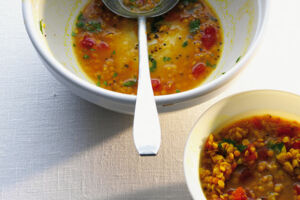 Südindische Tomaten-Linsen-Suppe