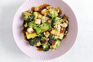 Brokkoli mit Tofu