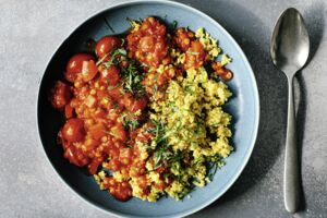Hirse mit Curry und Gemüse