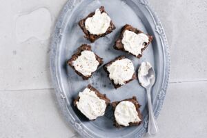 Brownies mit Chai-Frosting