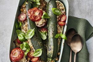 Petit Farcis de Provence 
Gefüllte Zucchini und Tomate