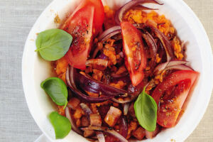 Rote-Linsen-Salat mit Speck und Zwiebeln