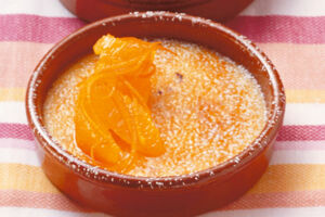 Katalanische Creme mit Orangen