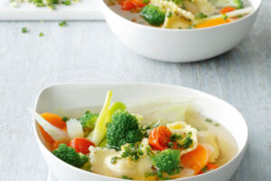 Ravioli-Gemüse-Suppe