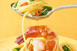 Spaghetti aglio e olio mit Garnelen