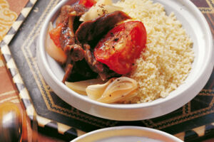 Couscous mit Bohnen und Trockenfleisch