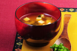 Miso-Suppe mit Tofu