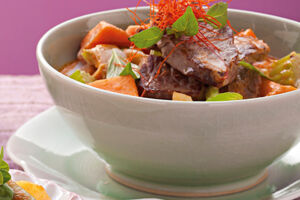 Rindfleisch-Curry mit Süßkartoffel und Sellerie