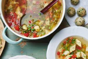Gemüsesuppe »Quer durch den Garten« Rezept Küchengötter