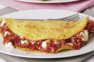 Omeletts mit Tomaten-Mozzarella-Füllung