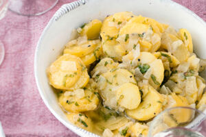 Kartoffelsalat mit Zwiebeln