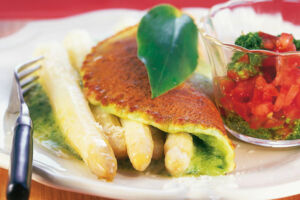 Bärlauch-Omelette mit Spargel