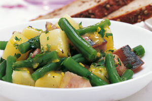 Kartoffel-Bohnen-Salat mit Matjes