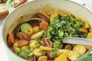 Gemüse-Dattel-Ragout mit Couscous
