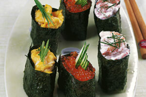 Gunkan-Maki mit Shrimpssalat