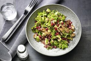 Grünkohlsalat mit Quinoa und Granatapfel