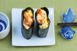 Gunkan-Sushi mit Safranmuscheln