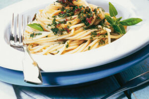 Spaghetti mit Knoblauch, Öl und Pfefferschote