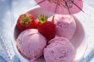 Zartschmelzendes Erdbeereis