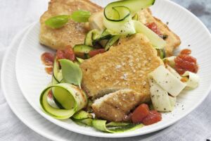 Tofu-Piccata mit Zucchininudeln