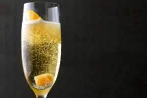 Orange-Spiked Champagner Cocktail