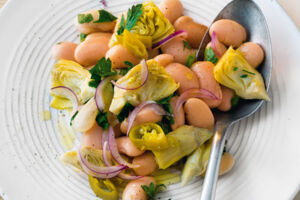 Weiße-Bohnen-Salat mit Artischocken