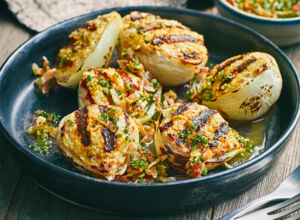 Zwiebelschiffchen mit Schweinemett