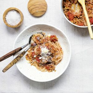 Fenchel-Bolognese mit Spaghetti