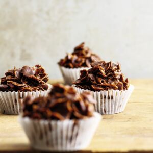 Kleine Cornflakes-Kuchen mit Schokolade