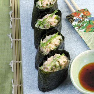 Gunkan-Sushi mit Thunfischcreme