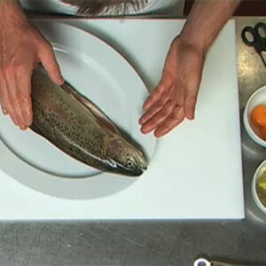 Fisch in Salzkruste zubereiten