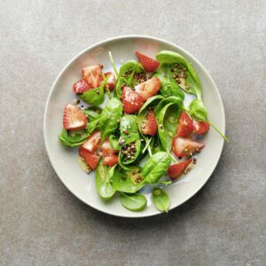 Beeren-Spinat-
Salat mit Knusper