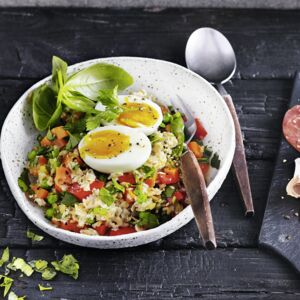 Gemüse-Porridge mit Ei