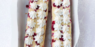 Johannisbeer-Baiser-Käsekuchen