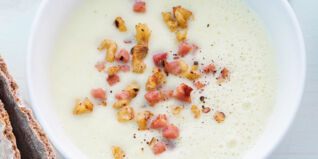 Spitzkohlsuppe mit Meerrettich