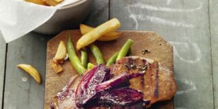 Seitan-Steak mit Rotweinschalotten