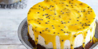 Maracuja-Eistorte mit Kastanienmehl Maracuja-Eistorte mit Kastanienmehl