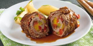 Rindsrouladen mit Paprikafüllung Rindsrouladen mit Paprikafüllung