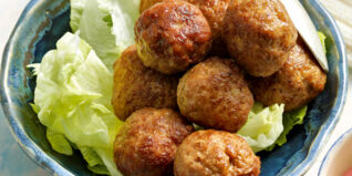 Schwedische Fleischbällchen mit Preiselbeerdip