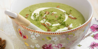 Brokkolicreme mit Knusperkernen Brokkolicreme mit Knusperkernen