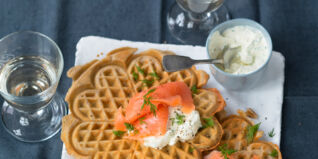 Buchweizenwaffeln mit Räucherlachs