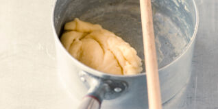 Backschätze, Grundrezept Brand masse, Step 2 Küchenglossar Unterseite Rezepte A