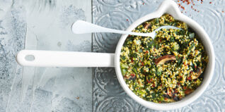 One-Pot-Hirse mit Spinat und Pilzen One-Pot-Hirse mit Spinat und Pilzen