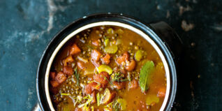 Puy-Linsensuppe mit Melone Puy-Linsensuppe mit Melone