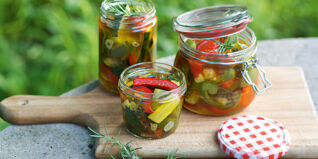 Sauer Einmachen Gemüse salzig einlegen Sauer Einmachen Gemüse salzig einlegen