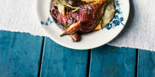 Confit de canard aux &eacute;chalotes - Geschmorte Entenkeulen mit Schalotten