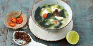 Misosuppe mit Tofu und Kaniwa